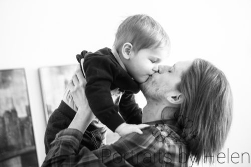 Kisses with Dad, newborn photographer Carlisle